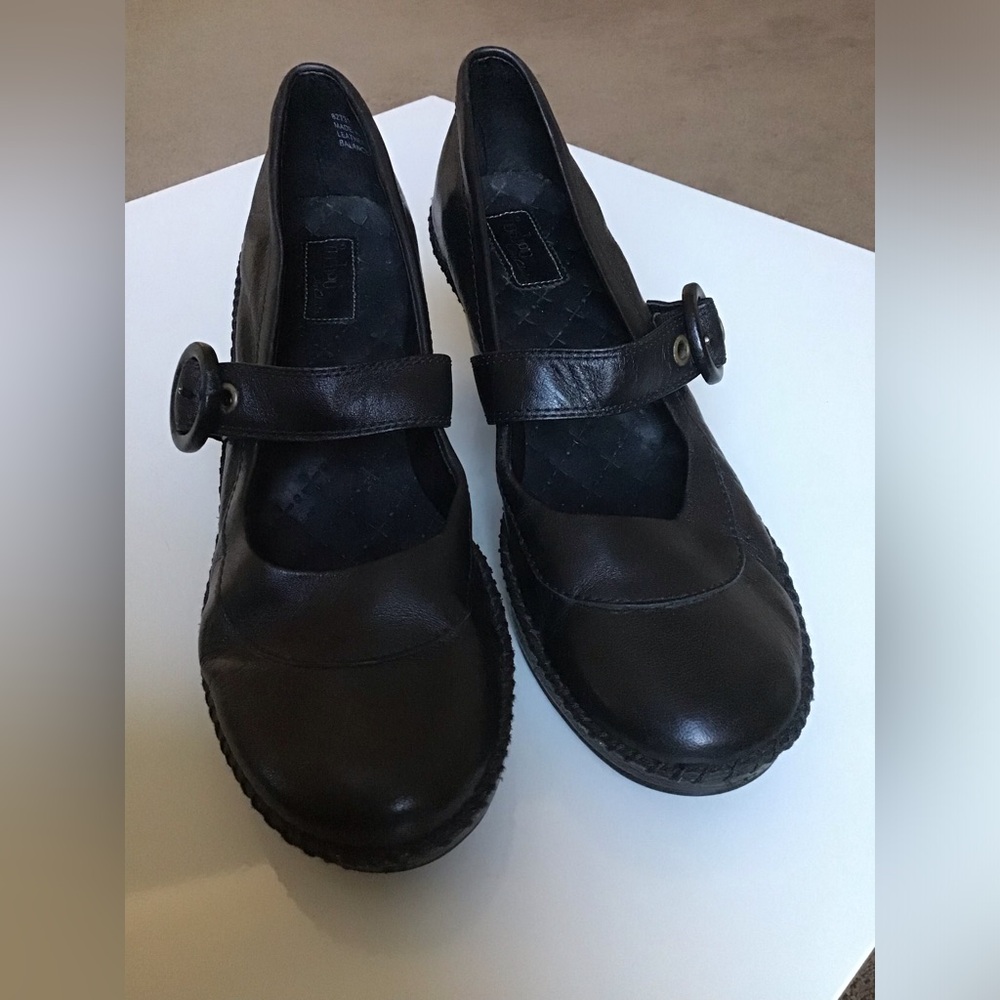 Clark's‎ Indigo Mary Jane Platform Heels Black Leather Buckle Closure size 8.5